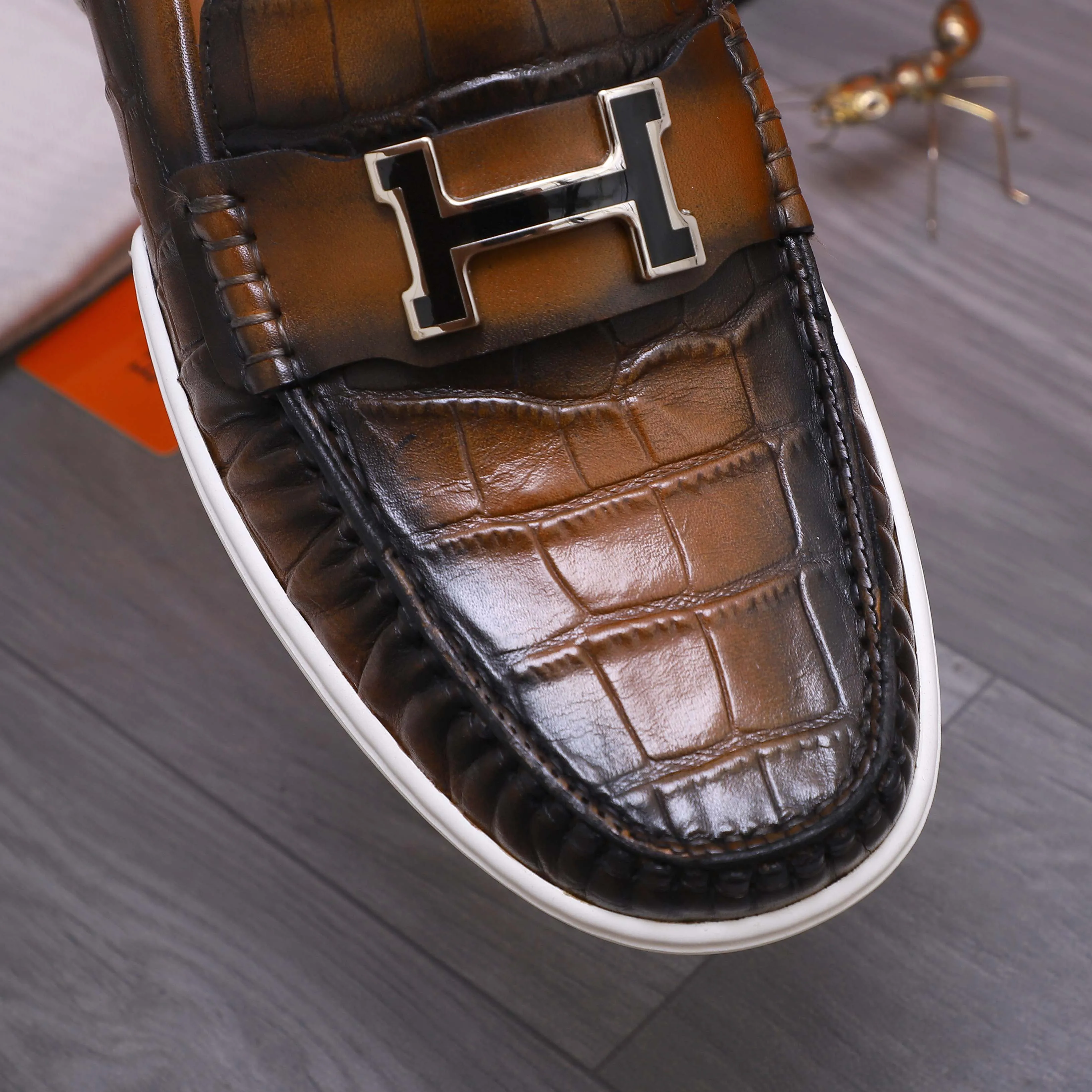 Men's shoes 💰500 Product trademark: HERMES "Hermes" casual slip-on leather shoes Regular size: 38-46 (45.46 custom-made, non-returnable) Product materials: Selected high-quality color-brushed stone grain cowhide upper, cowhide lining, original outsole